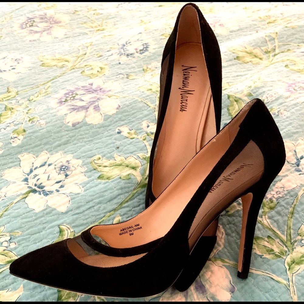 Neiman Marcus, Size 9, Blk Suede, 3” heel